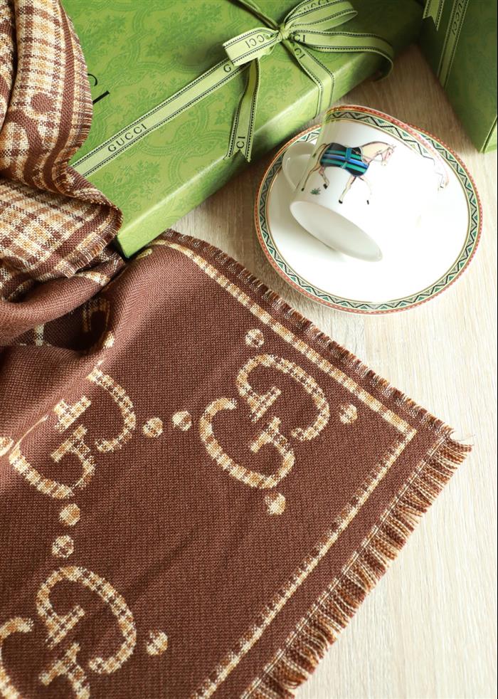 2026116111638880 380